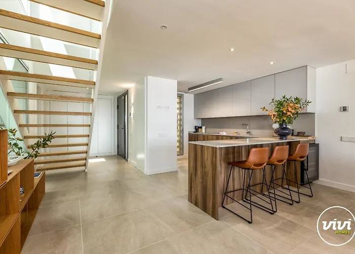 Vivi Homes - Azure - Sea View - Mountain View - Pool - Garden אסטפונה