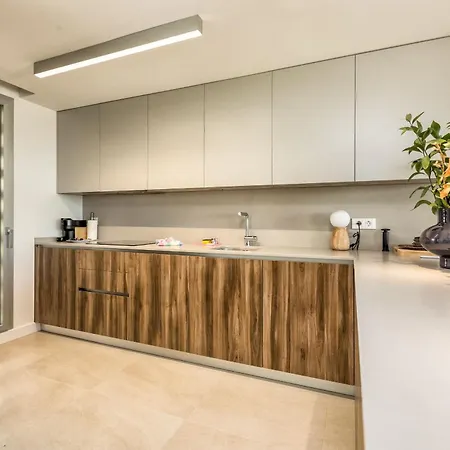 Vivi Homes - Azure - Sea View - Mountain View - Pool - Garden Semesterbostad