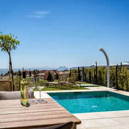 Vivi Homes - Azure - Sea View - Mountain View - Pool - Garden בית נופש *