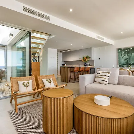 Semesterbostad Vivi Homes - Azure - Sea View - Mountain View - Pool - Garden