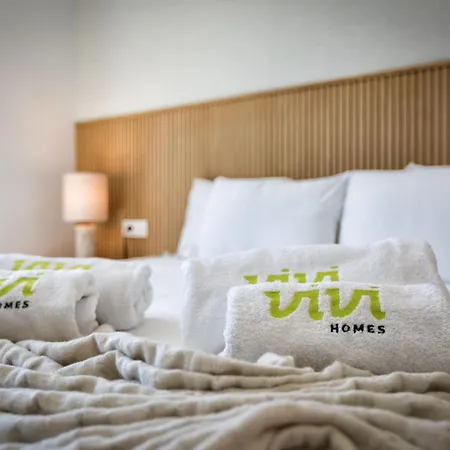 Vivi Homes - Azure - Sea View - Mountain View - Pool - Garden Holiday home Estepona