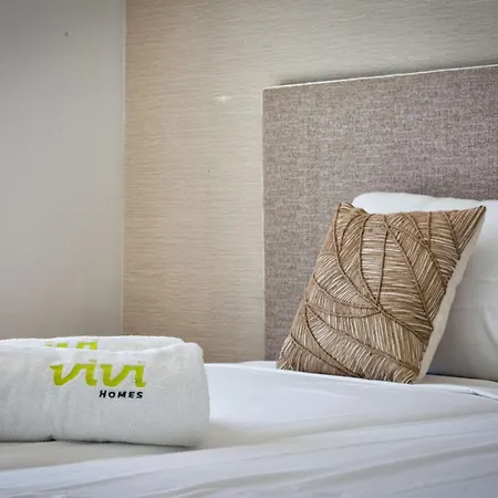 Vivi Homes - Azure - Sea View - Mountain View - Pool - Garden בית נופש