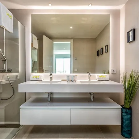 Vivi Homes - Azure - Sea View - Mountain View - Pool - Garden * Estepona