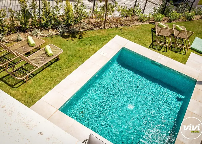 Semesterbostad Vivi Homes - Azure - Sea View - Mountain View - Pool - Garden