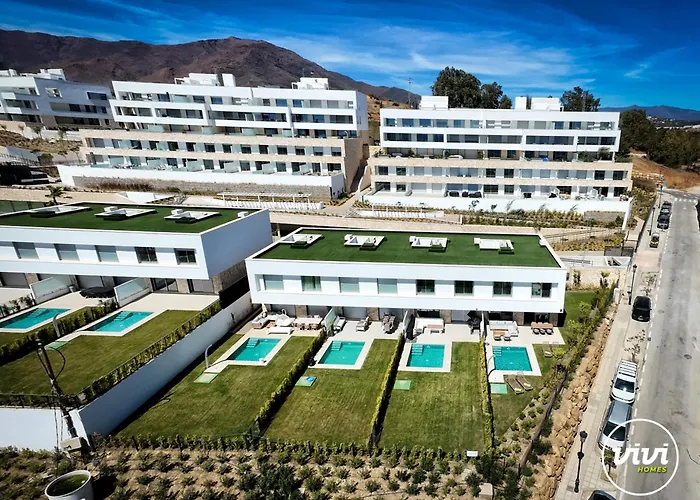 Semesterbostad Vivi Homes - Azure - Sea View - Mountain View - Pool - Garden *