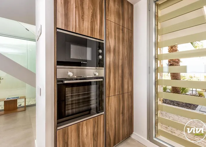 Vivi Homes - Azure - Sea View - Mountain View - Pool - Garden