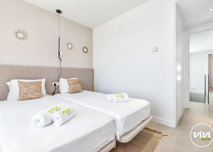 Vivi Homes - Azure - Sea View - Mountain View - Pool - Garden * Estepona